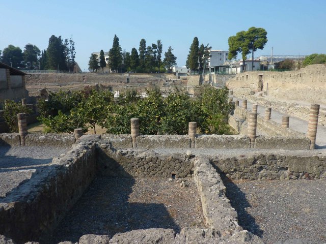 Photos ancien emplacement de bâtiment Herculanum